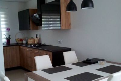 Kuchnia nowoczesna, Czarny High Gloss i Craft Złoty